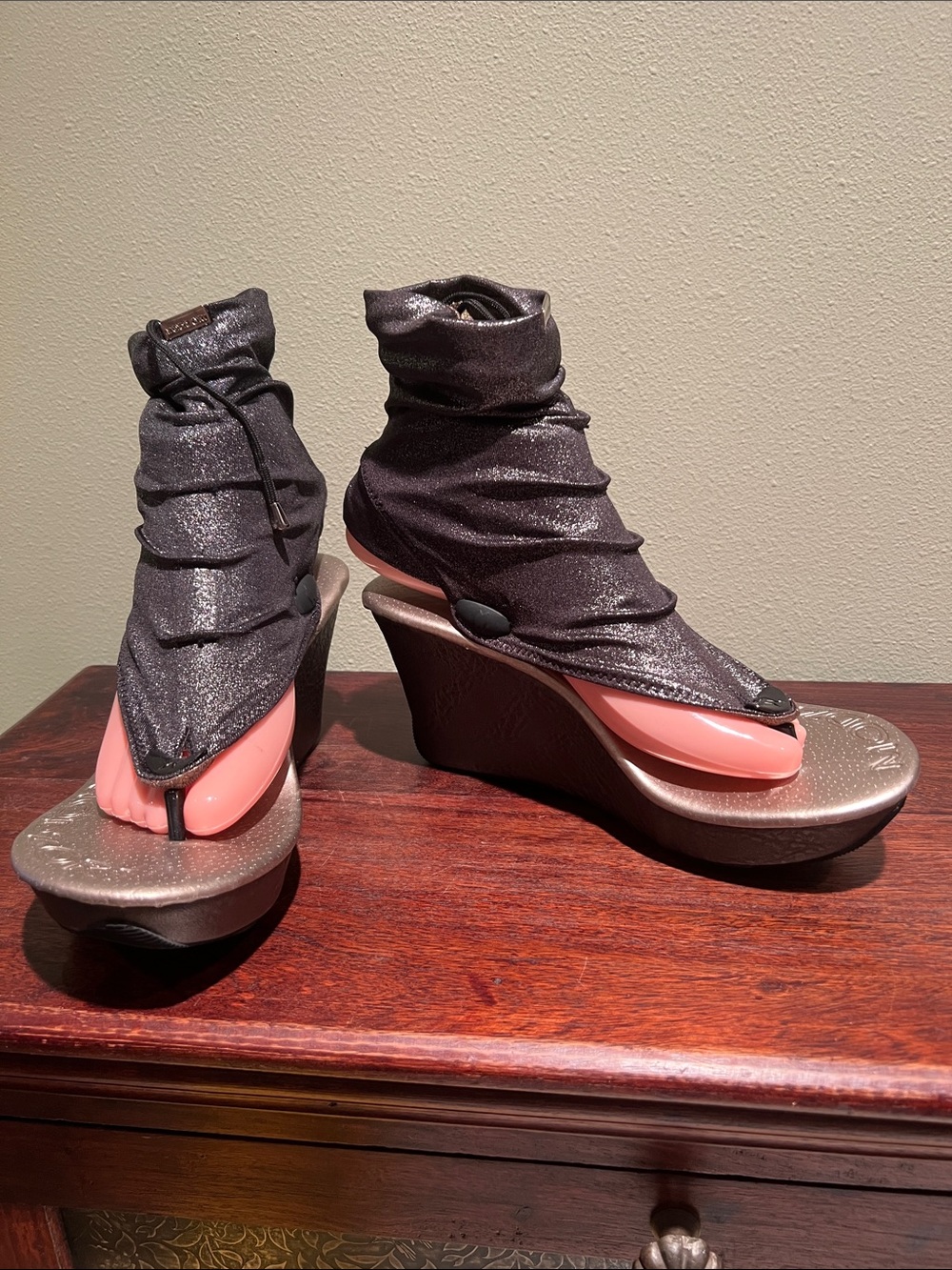Modzori Fusion Twister Innovative Black Metallic Wedge Reversible Sandals 8